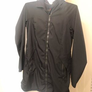 Lululemon rain jacket BLACK
